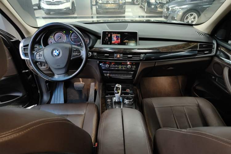 Used BMW X5 2014 xDrive35i Elegant Edition Center Console
