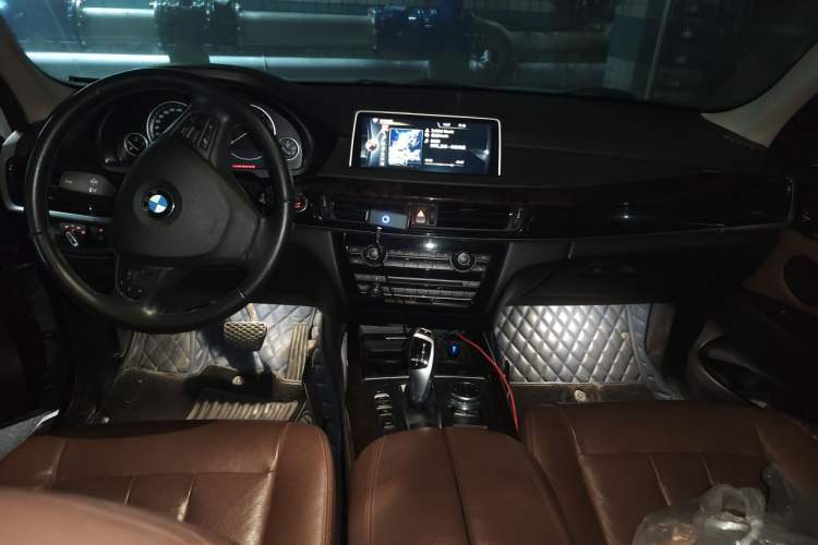 Used BMW X5 2014 xDrive35i Elegant Edition Center Console