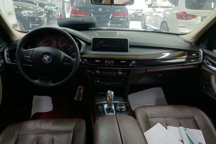 Used BMW X5 2014 xDrive35i Elegant Edition Center Console