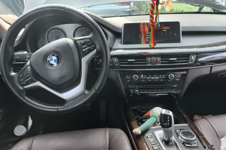 Used BMW X5 2014 xDrive35i Leading Model Center Console