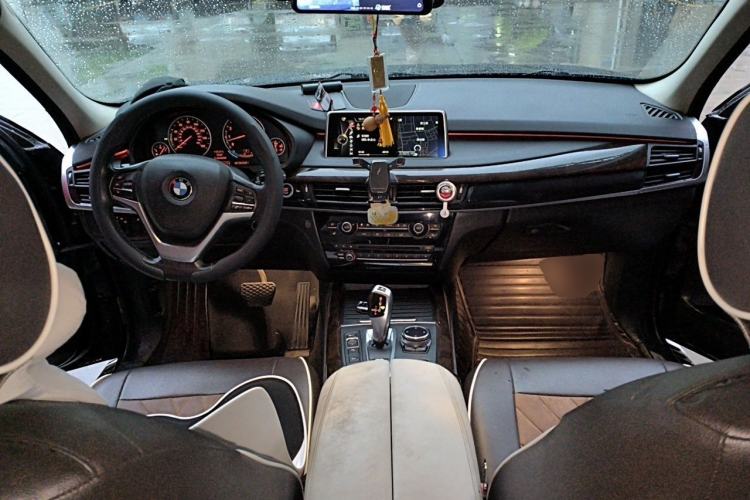 Used BMW X5  Center Console