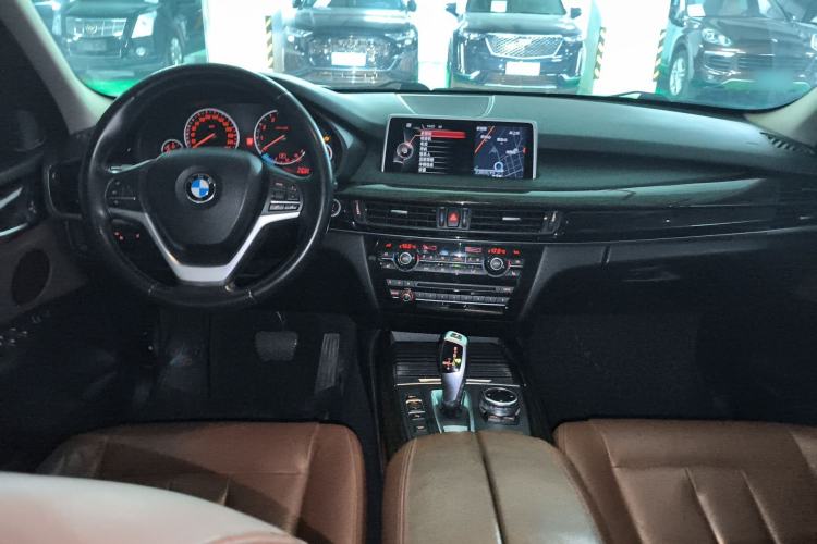 Used BMW X5 2014 xDrive35i Leading Model Center Console