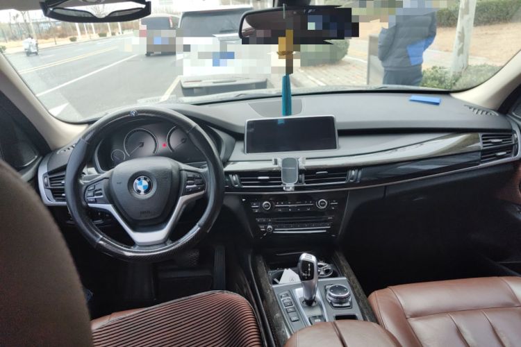 Used BMW X5 2014 xDrive35i Luxury Edition Center Console