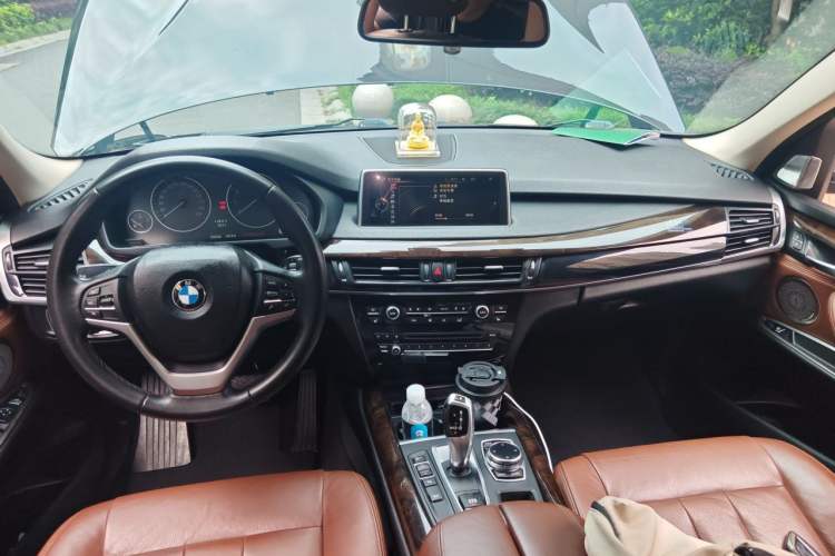 Used BMW X5 2014 xDrive35i Elegant Edition Center Console