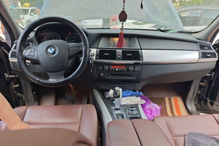 Used BMW X5  Center Console