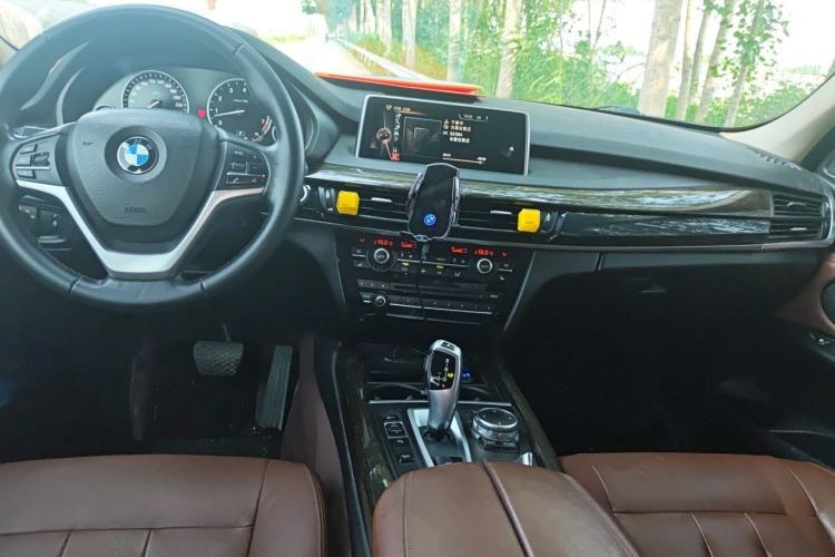 Used BMW X5 2014 xDrive35i Leading Model Center Console