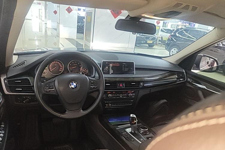 Used BMW X5 2014 xDrive35i Leading Model Center Console