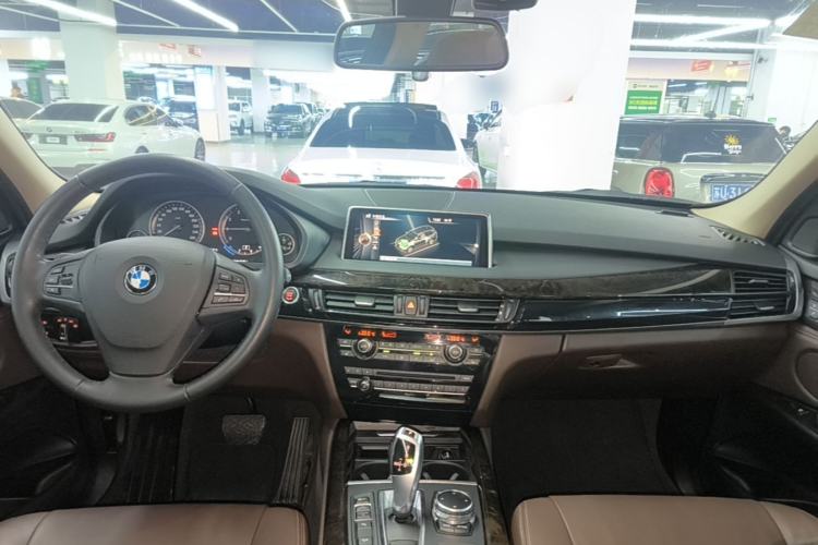 Used BMW X5 2014 xDrive35i Elegant Edition Center Console