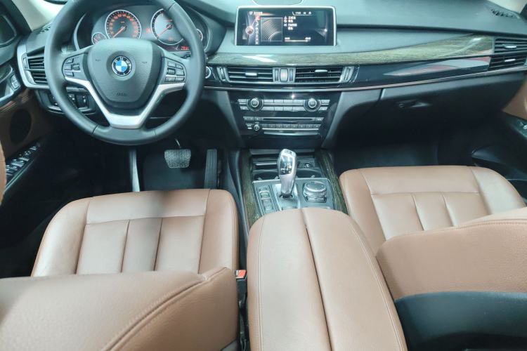 Used BMW X5 2014 xDrive35i Leading Model Center Console