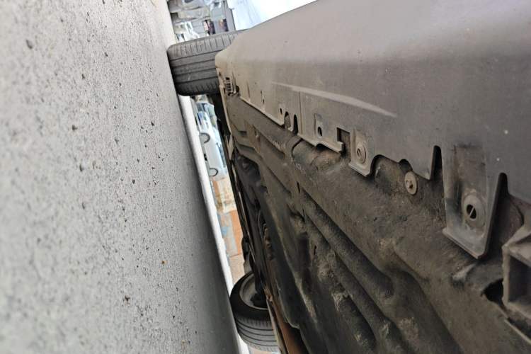 Used BMW X5 2014 xDrive35i Leading Model Chassis Rear Left