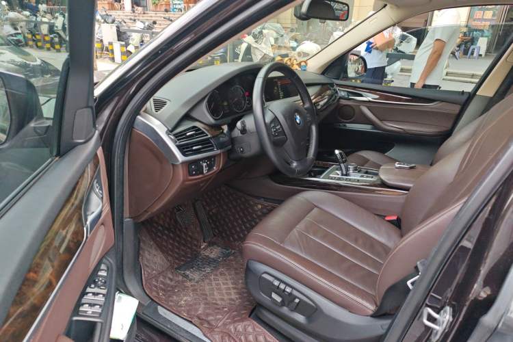 Used BMW X5 2014 xDrive35i Elegant Edition Driver Seat