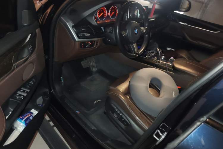 Used BMW X5 2014 xDrive35i Luxury Edition Driver Seat