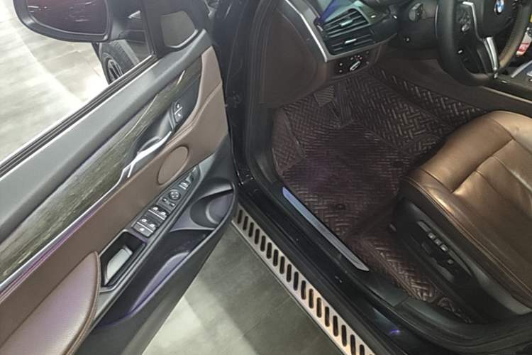 Used BMW X5 2014 xDrive35i Elegant Edition Driver Seat