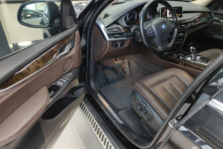 Used BMW X5 2014 xDrive35i Elegant Edition Driver Seat