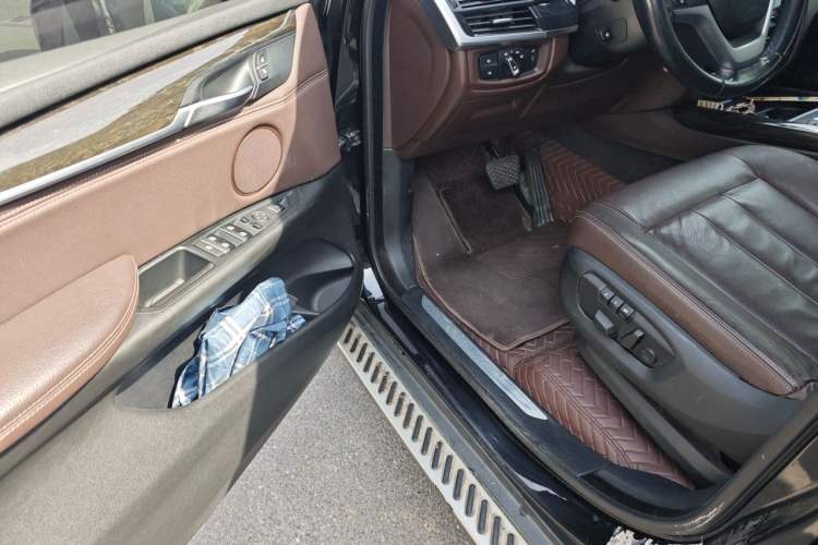 Used BMW X5 2014 xDrive35i Elegant Edition Driver Seat