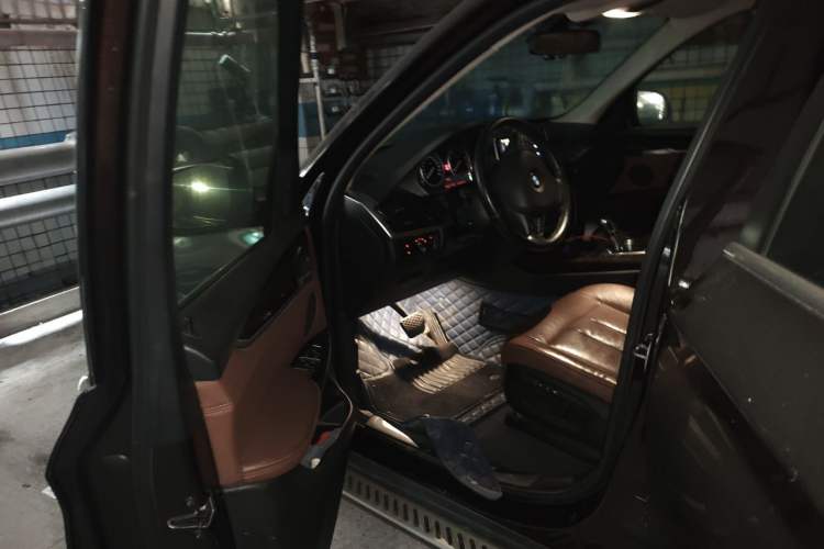 Used BMW X5 2014 xDrive35i Elegant Edition Driver Seat