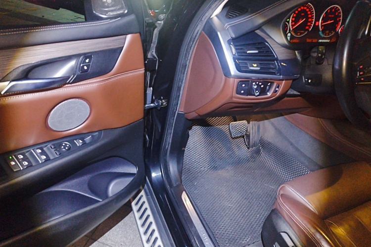 Used BMW X5 2014 xDrive35i Luxury Edition Driver Seat