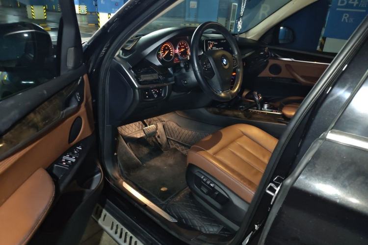 Used BMW X5 2014 xDrive35i Elegant Edition Driver Seat