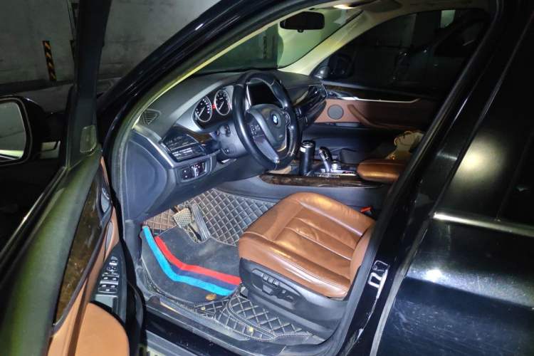 Used BMW X5 2014 xDrive35i Elegant Edition Driver Seat