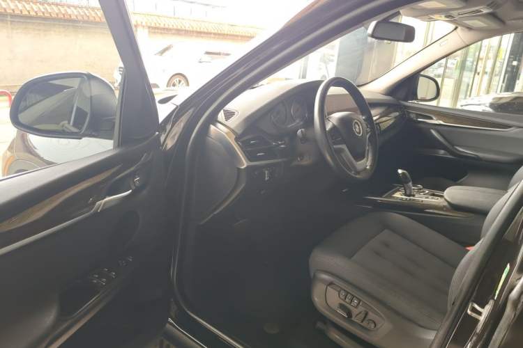 Used BMW X5 2014 xDrive35i Elegant Edition Driver Seat