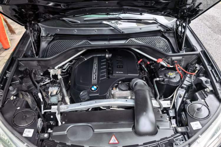 Used BMW X5  Engine Bay
