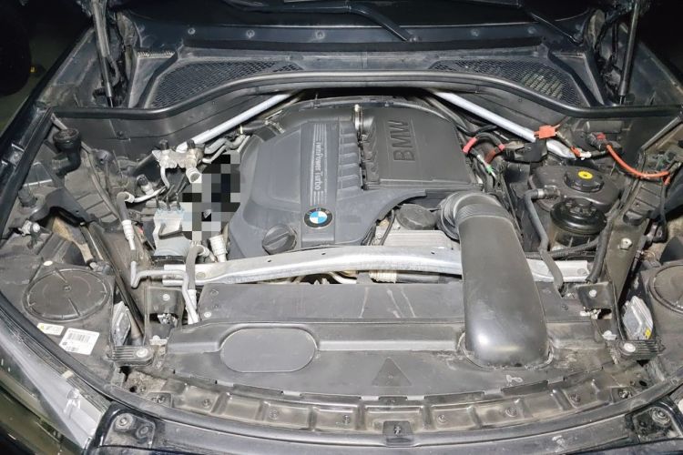 Used BMW X5 2014 xDrive35i Leading Model Engine Bay
