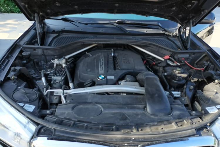 Used BMW X5 2014 xDrive35i Leading Model Engine Bay