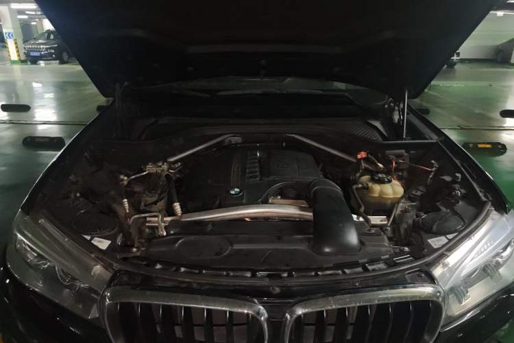 Used BMW X5 2014 xDrive35i Elegant Edition Engine Bay