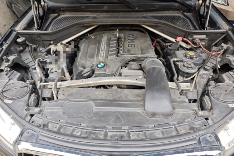 Used BMW X5 2014 xDrive35i Luxury Edition Engine Bay