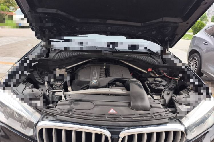 Used BMW X5 2014 xDrive35i Leading Model Engine Bay