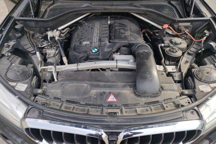 Used BMW X5 2014 xDrive35i Leading Model Engine Bay