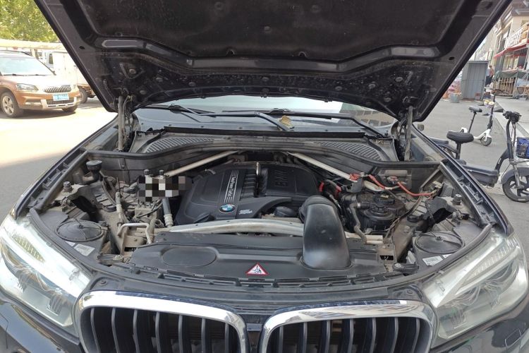 Used BMW X5 2014 xDrive35i Leading Model Engine Bay