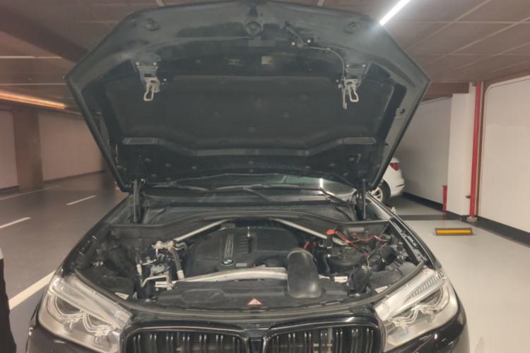 Used BMW X5 2014 xDrive35i Luxury Edition Engine Bay