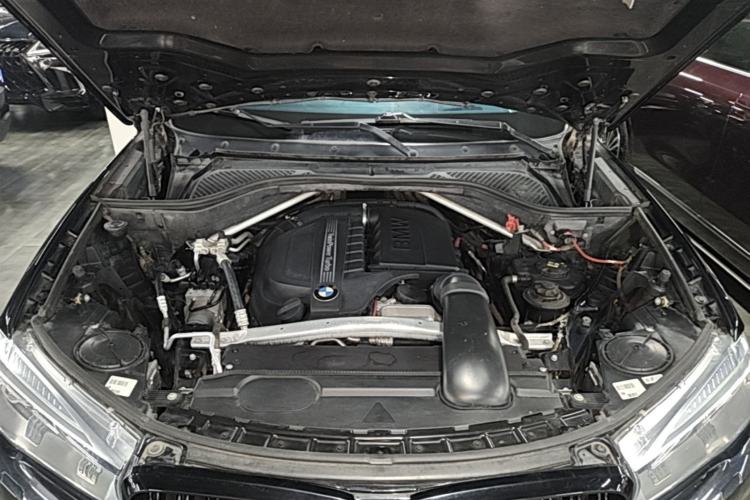 Used BMW X5 2014 xDrive35i Elegant Edition Engine Bay