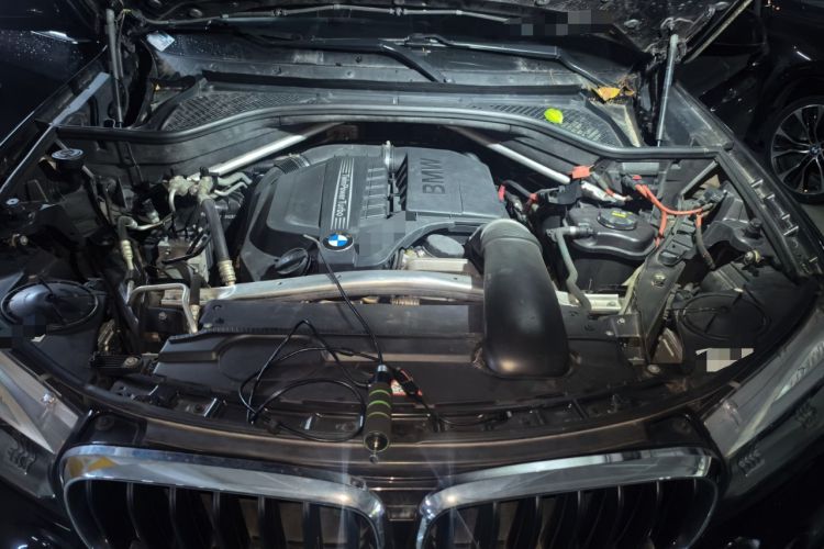 Used BMW X5 2014 xDrive35i Gasoline 5-seater U.S. specification Engine Bay