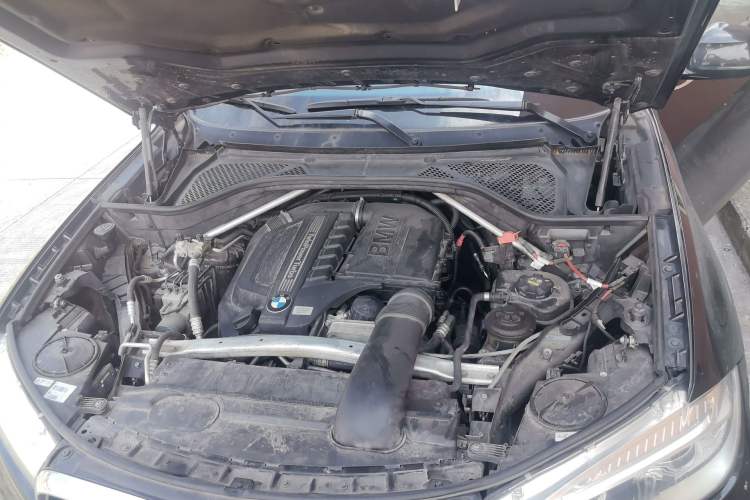 Used BMW X5 2014 xDrive35i Elegant Edition Engine Bay
