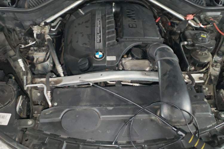 Used BMW X5 2014 xDrive35i Elegant Edition Engine Bay