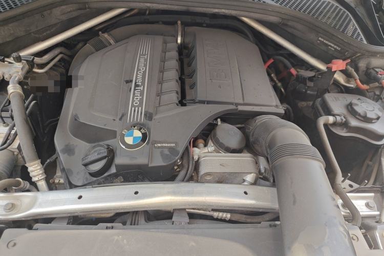 Used BMW X5 2014 xDrive35i Gasoline 5-seater U.S. specification Engine Bay