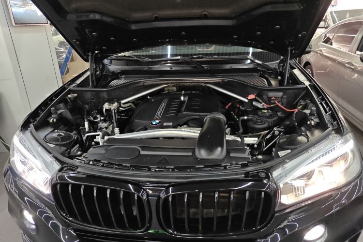 Used BMW X5 2014 xDrive35i Elegant Edition Engine Bay