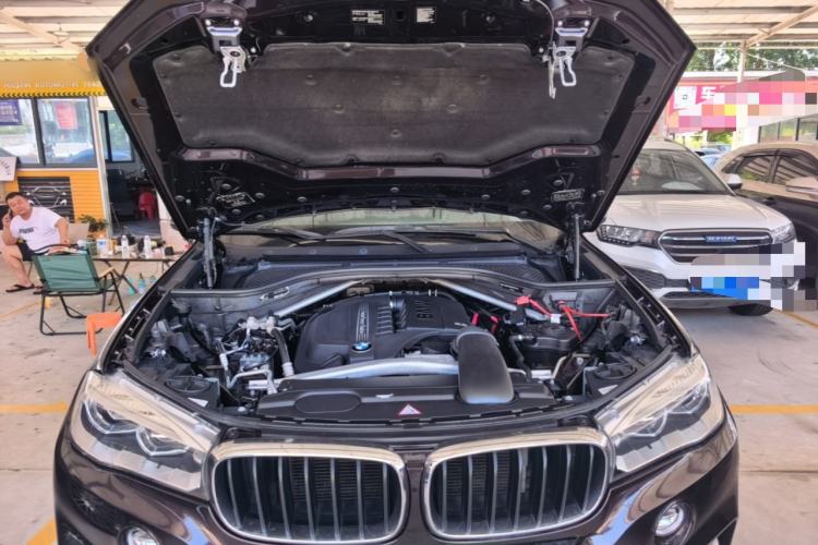 Used BMW X5 2014 xDrive35i U.S. specification Engine Bay