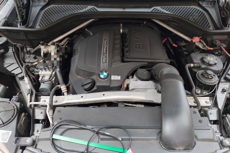 Used BMW X5 2014 xDrive35i Leading Model Engine Bay