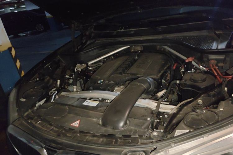 Used BMW X5  Engine Bay