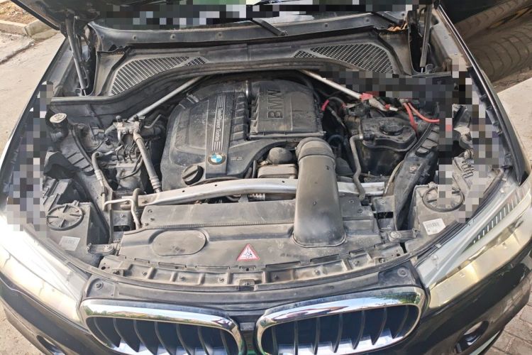 Used BMW X5  Engine Bay