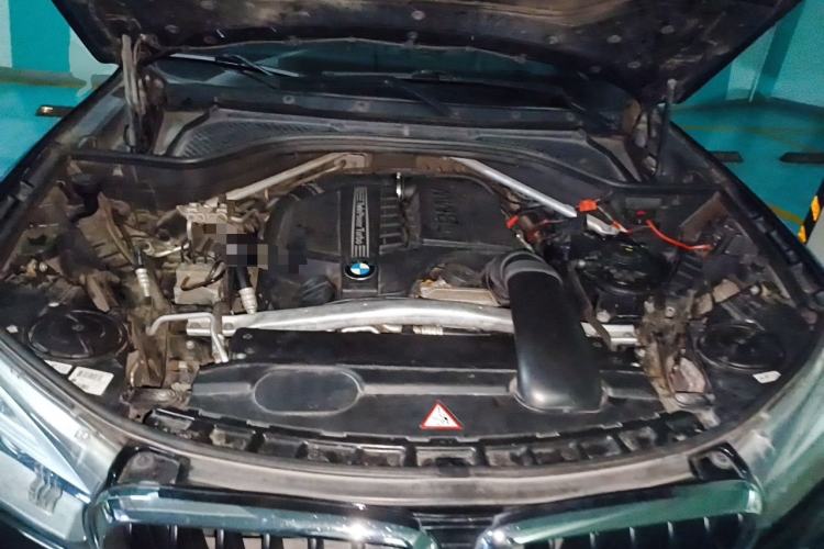 Used BMW X5 2014 xDrive35i Elegant Edition Engine Bay