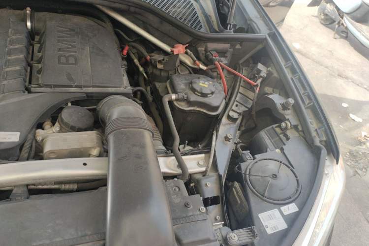 Used BMW X5 2014 xDrive35i Elegant Edition Engine Bay Left