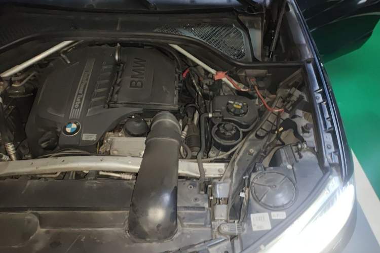 Used BMW X5 2014 xDrive35i Luxury Edition Engine Bay Left