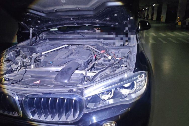 Used BMW X5 2014 xDrive35i Elegant Edition Engine Bay Left