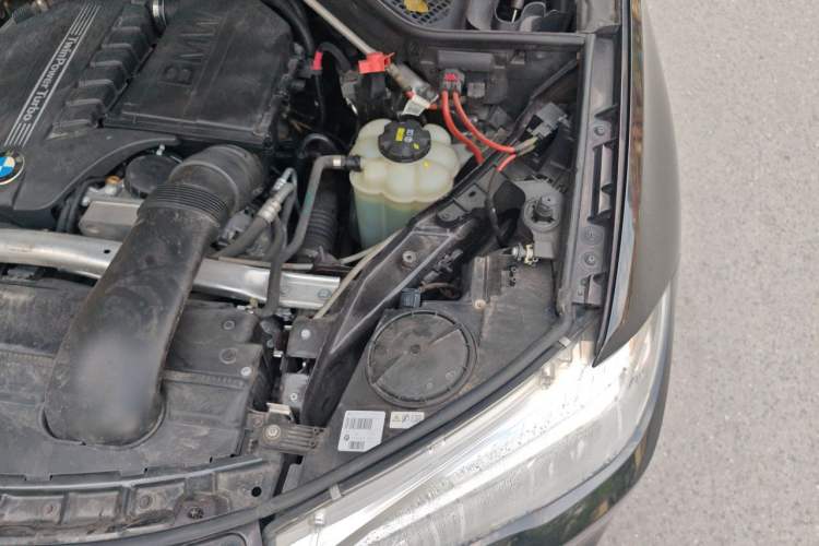 Used BMW X5 2014 xDrive35i Elegant Edition Engine Bay Left