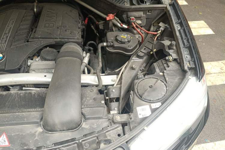 Used BMW X5 2014 xDrive35i Elegant Edition Engine Bay Left