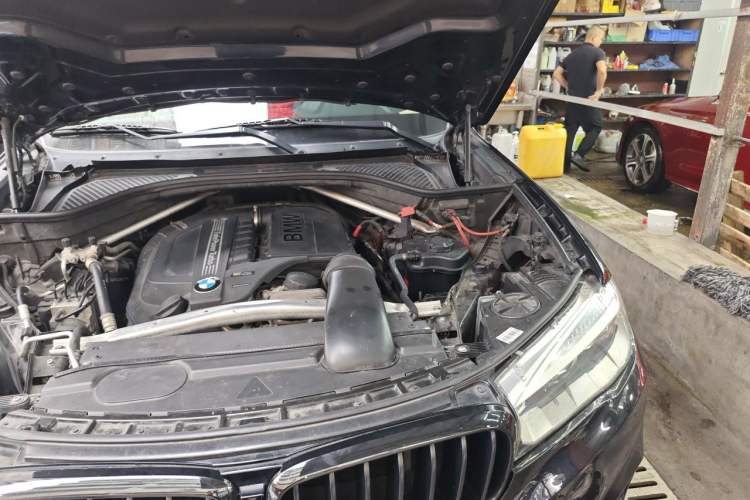 Used BMW X5  Engine Bay Left
